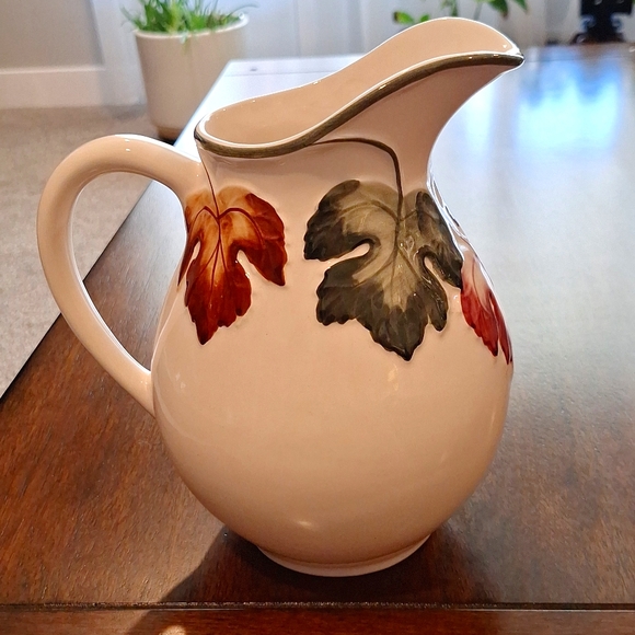 Gift Pitcher - Picture 2 of 4